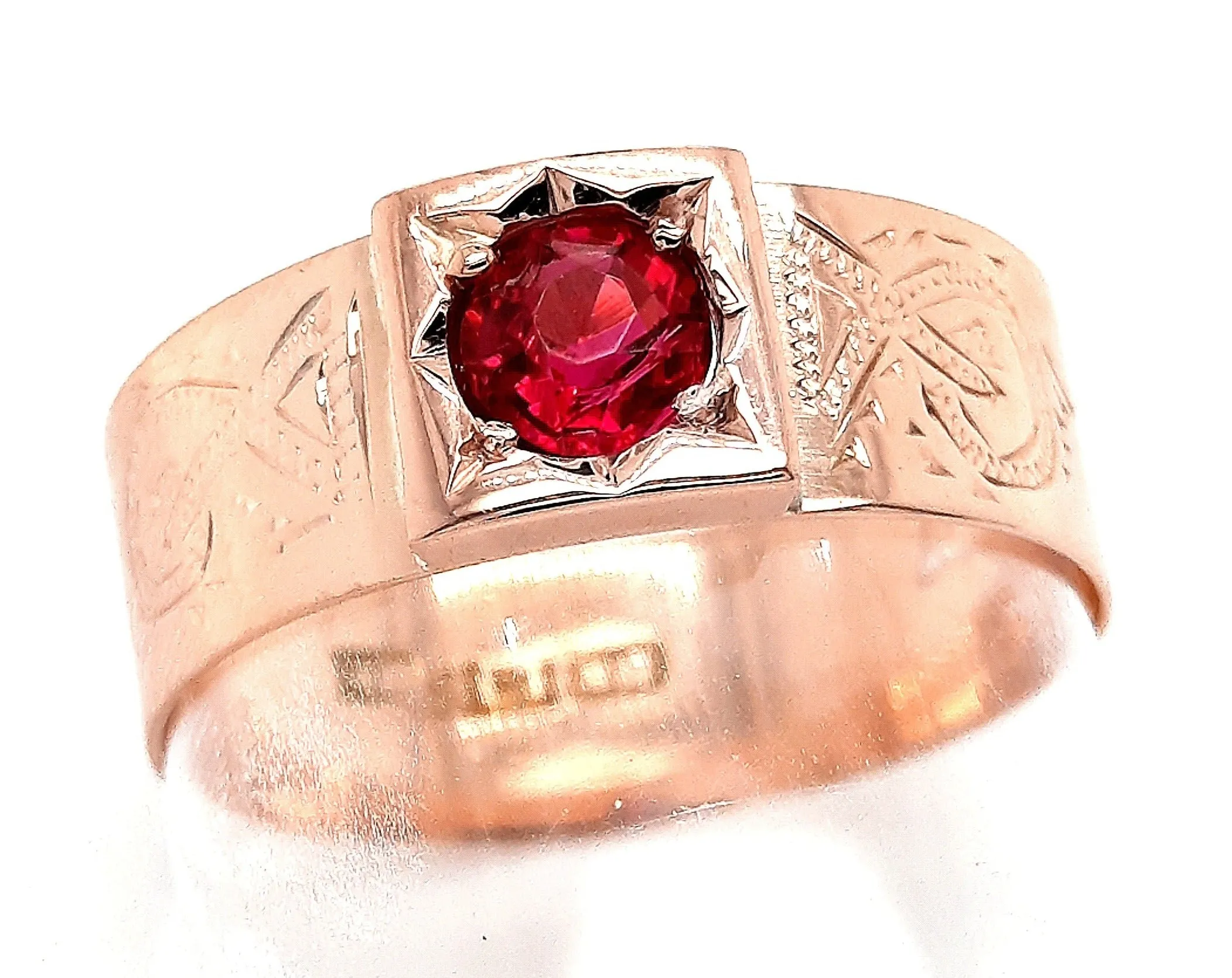 9ct Yellow Gold Garnet Ring with Hand Engraved Shoulders