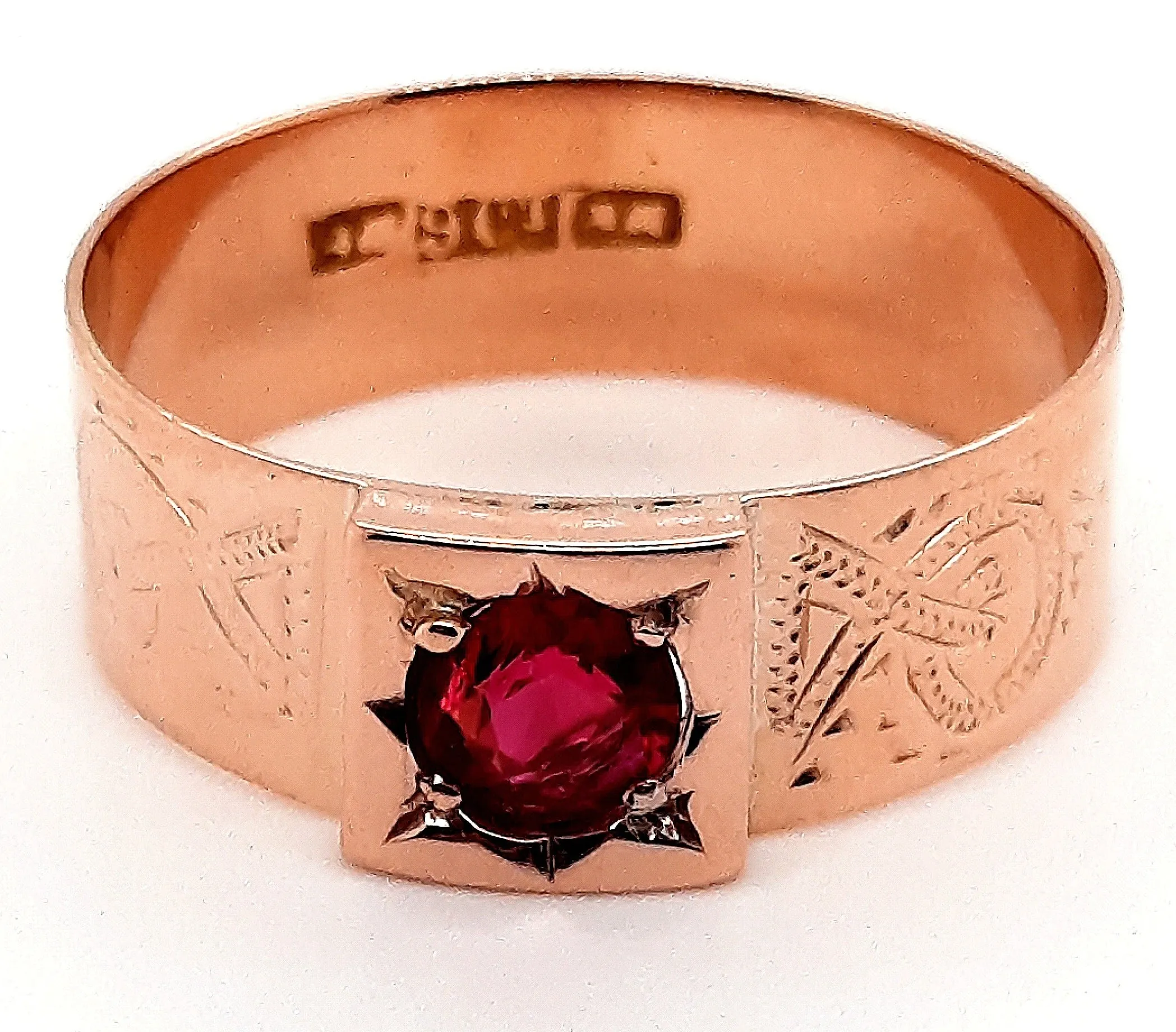 9ct Yellow Gold Garnet Ring with Hand Engraved Shoulders