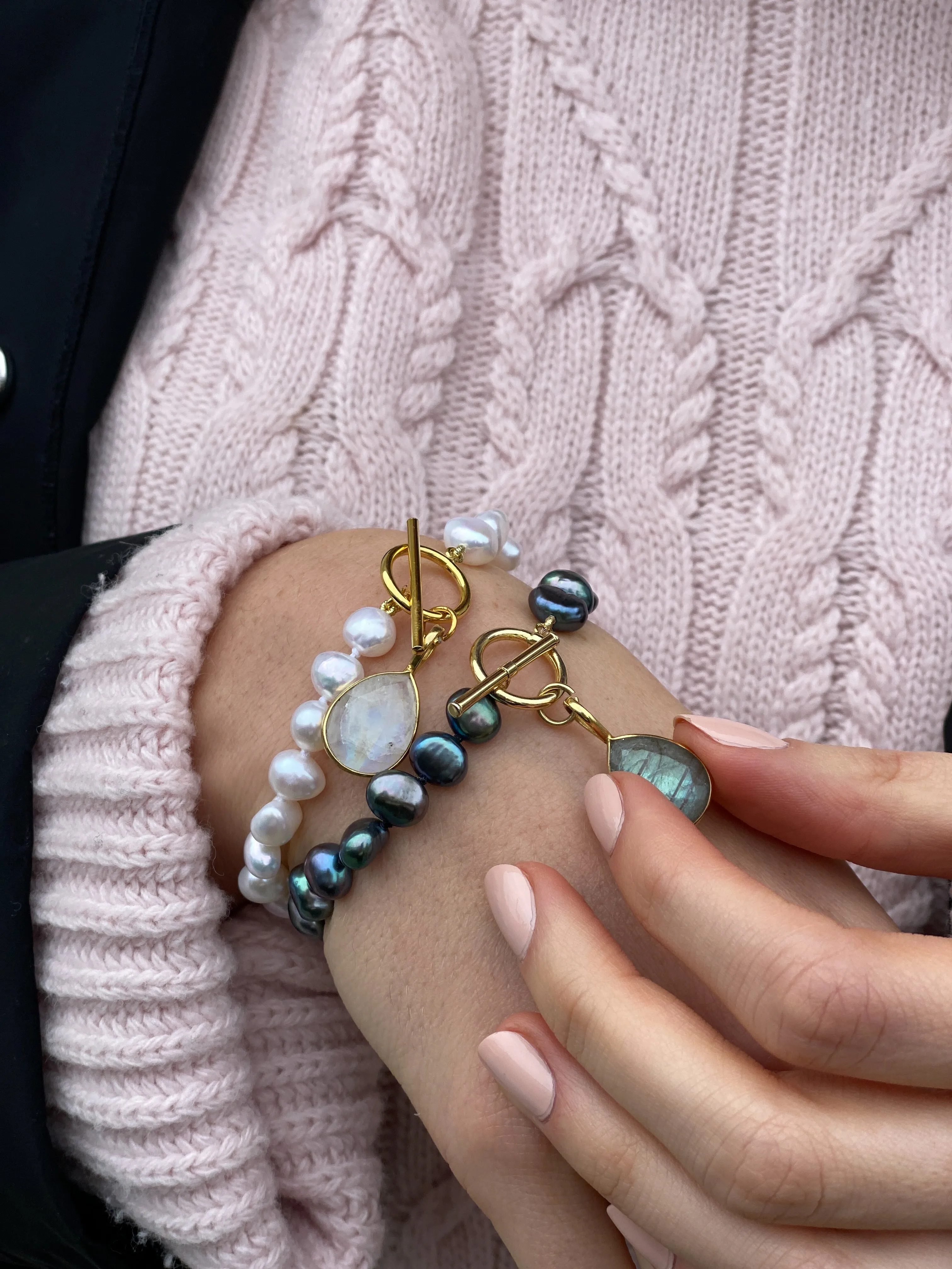 Clara black cultured freshwater pearl bracelet with a labradorite drop pendant