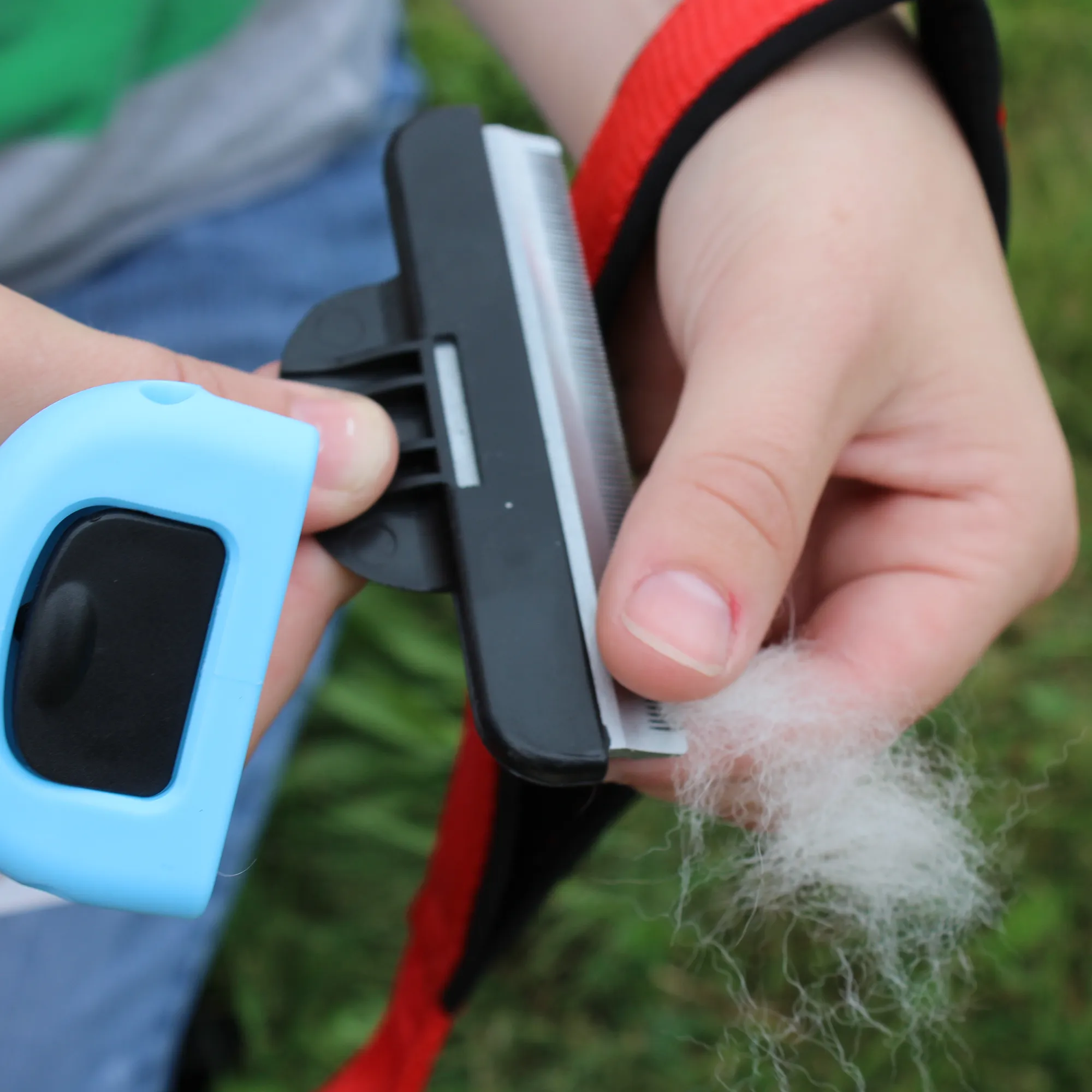 CuteNfuzzy Deshedding Pet Grooming Comb