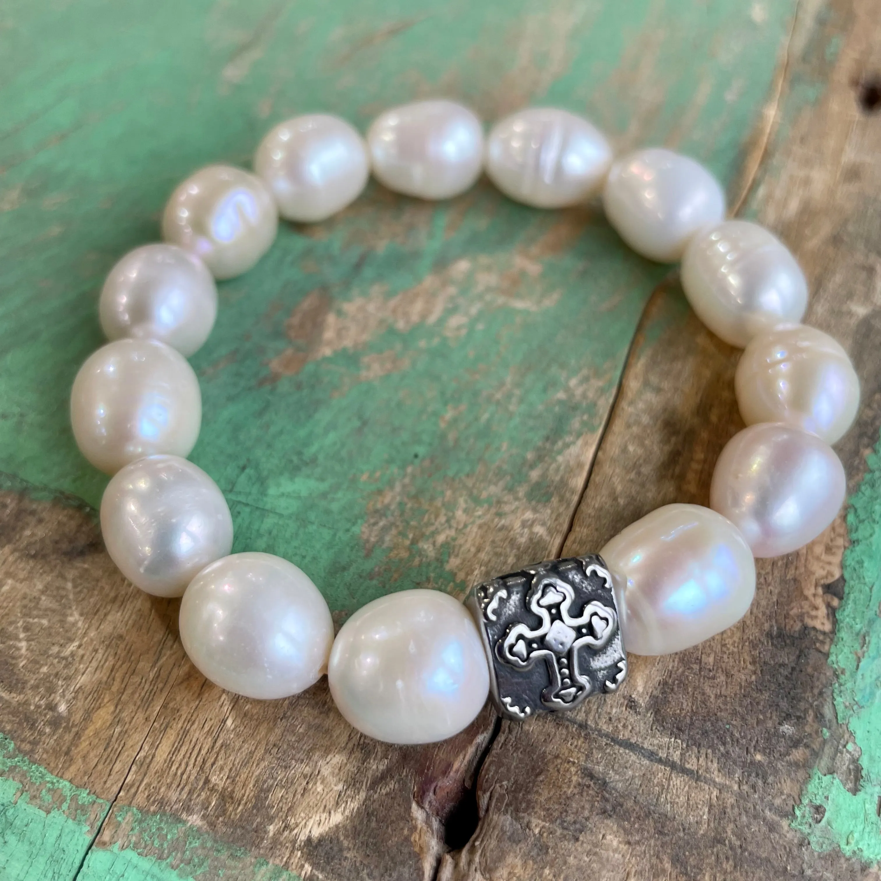 Freshwater Pearl Bracelet with Barrel Cross