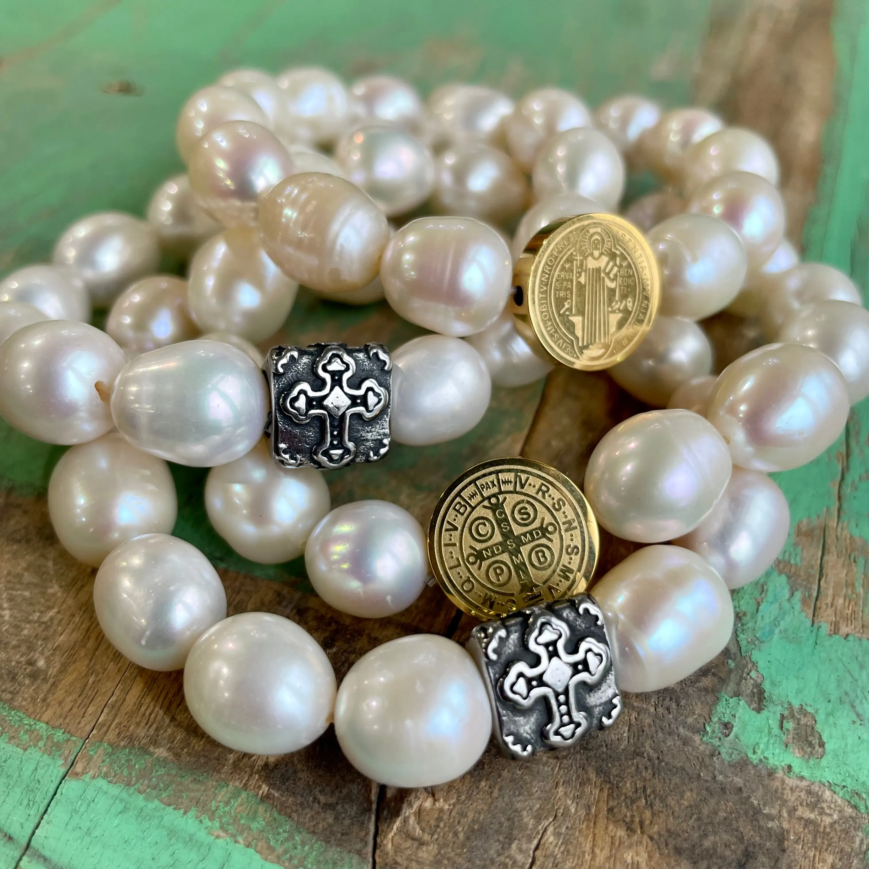 Freshwater Pearl Bracelet with Barrel Cross