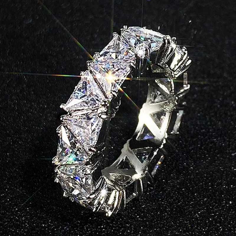 MAC161 Full-Circle Single-Row Triangular Zircon Ring