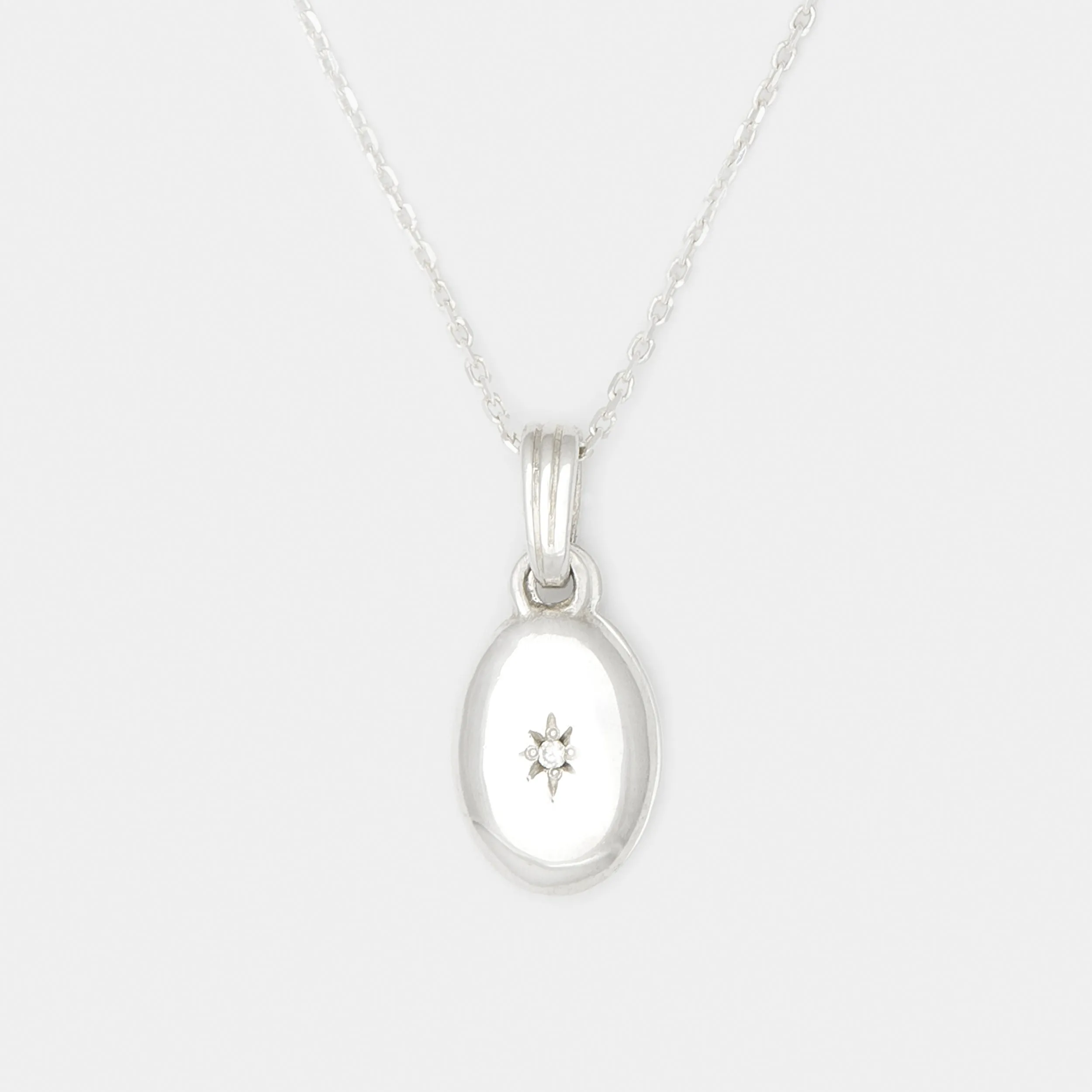 Madeline's Locket in Silver - Vintage Oval