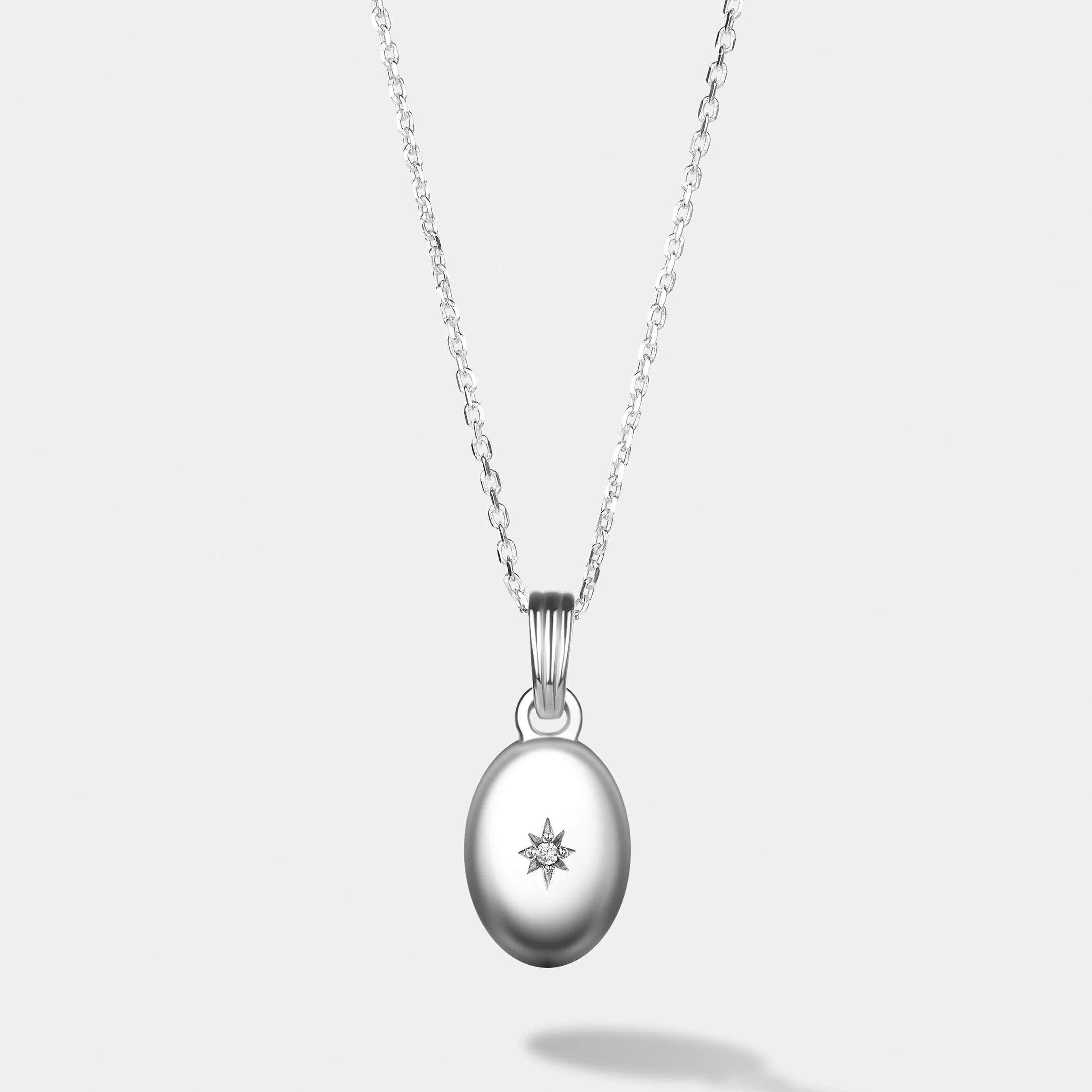 Madeline's Locket in Silver - Vintage Oval