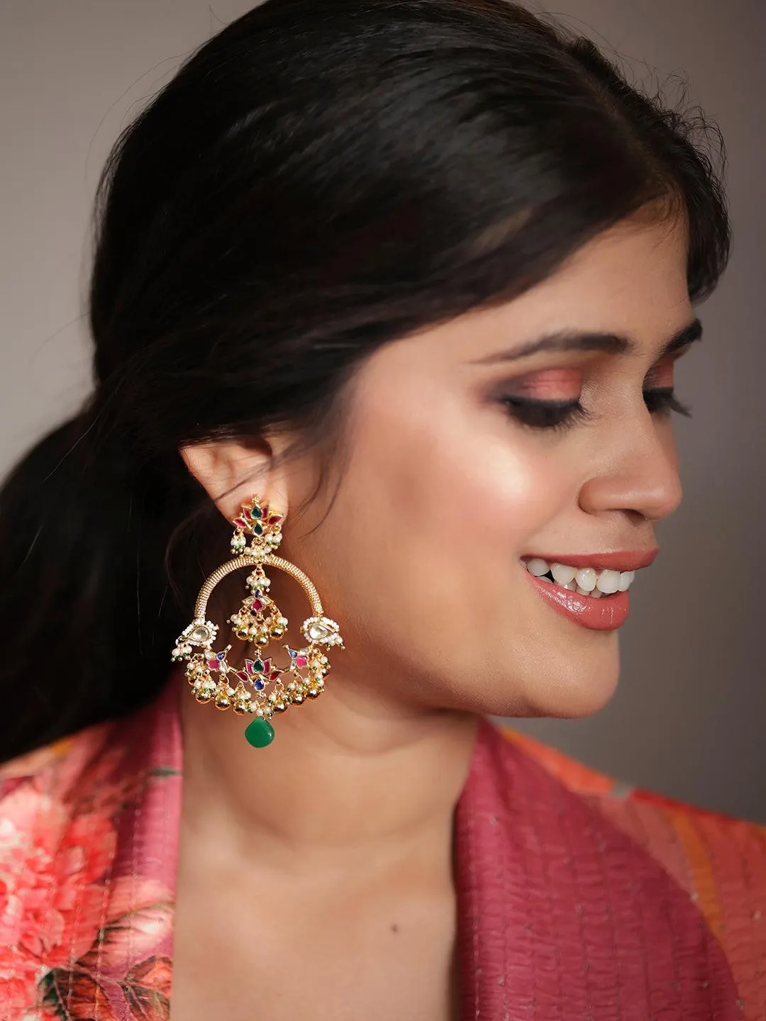 Round Swing Kundan Earrings