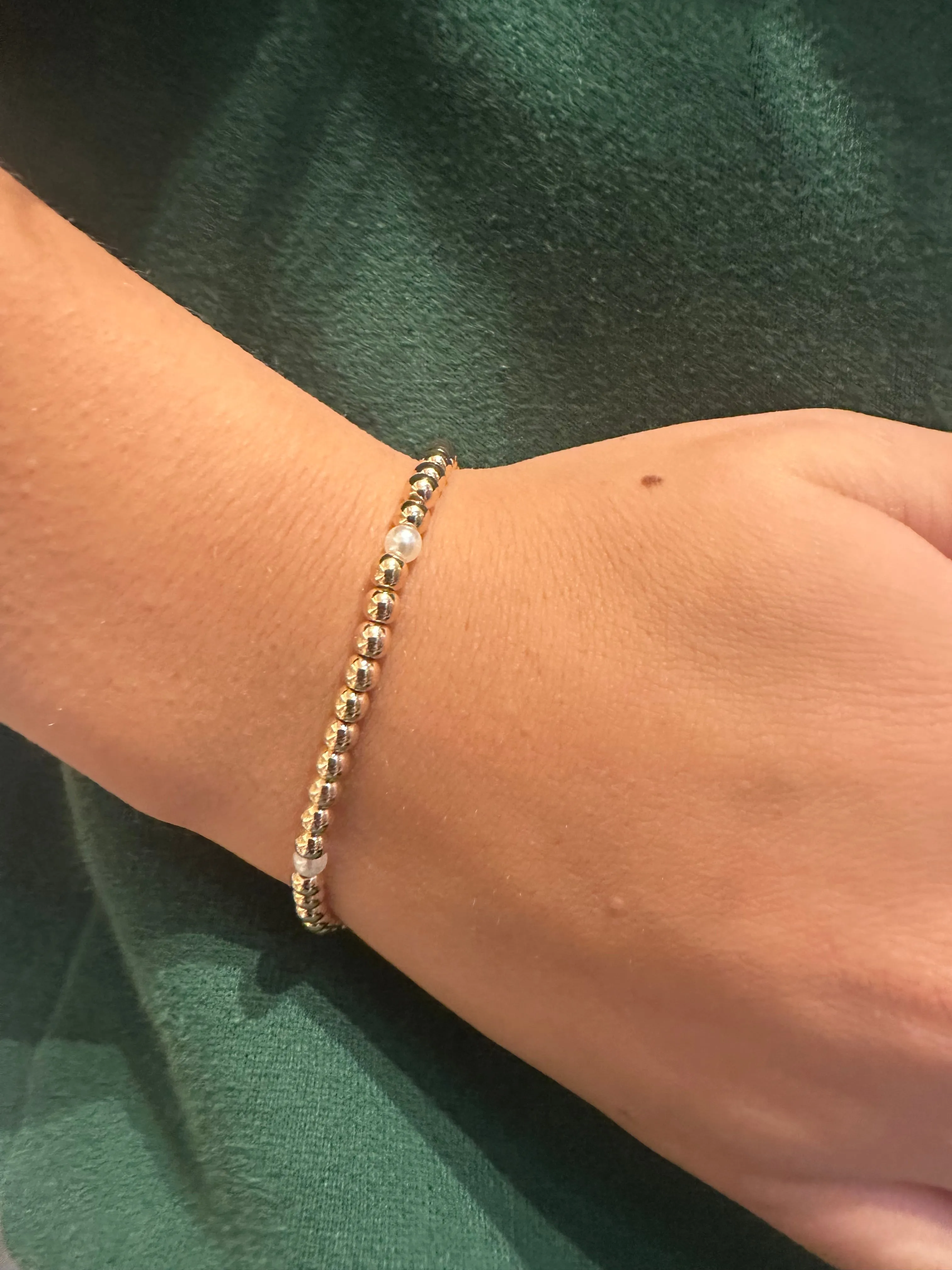 Single Pearl Gold Bracelet