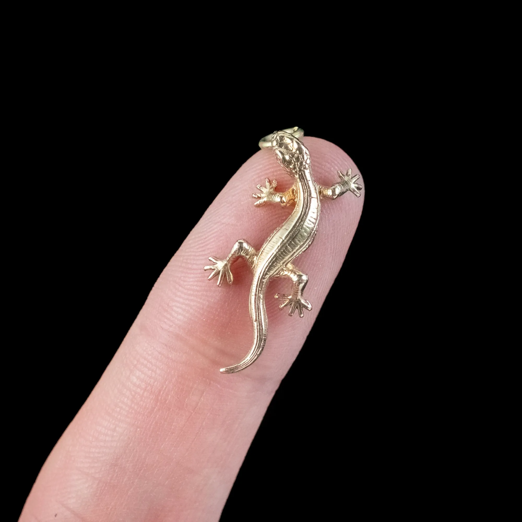 Vintage Lizard Charm Pendant 9ct Gold