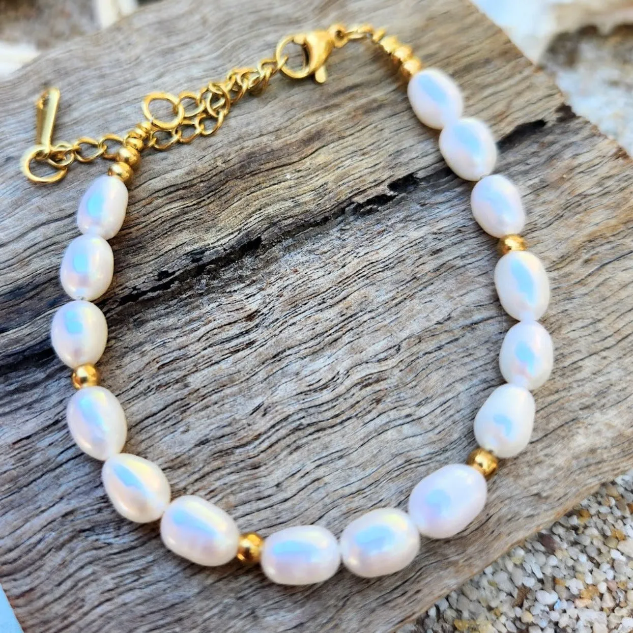 WHITE BAROQUE PEARL WATERPROOF 18K GOLD BRACELET